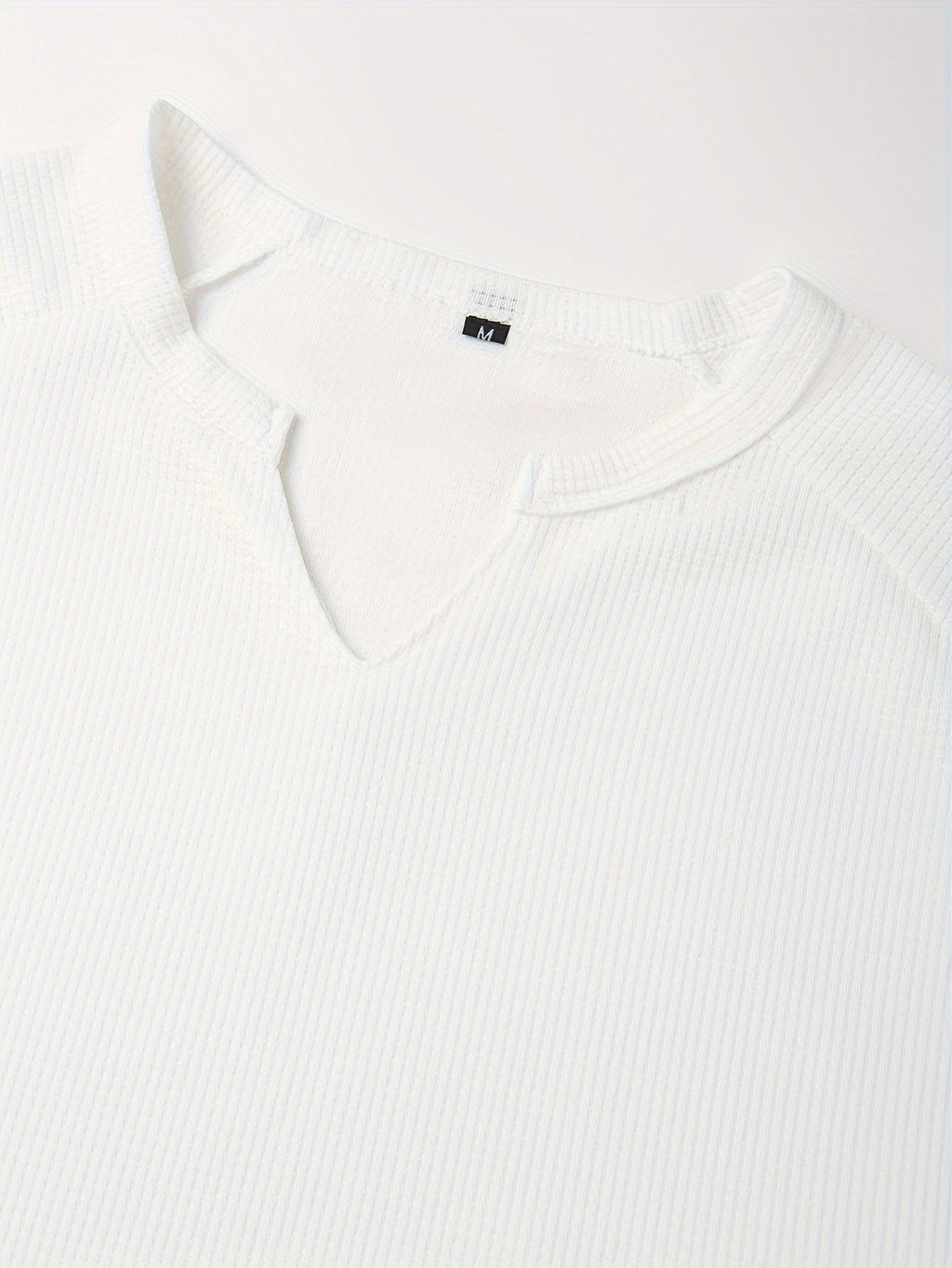 T-shirt gaufré à manches longues et col en V pour homme, confortable et décontracté, idéal pour le printemps, l'été et l'automne.
