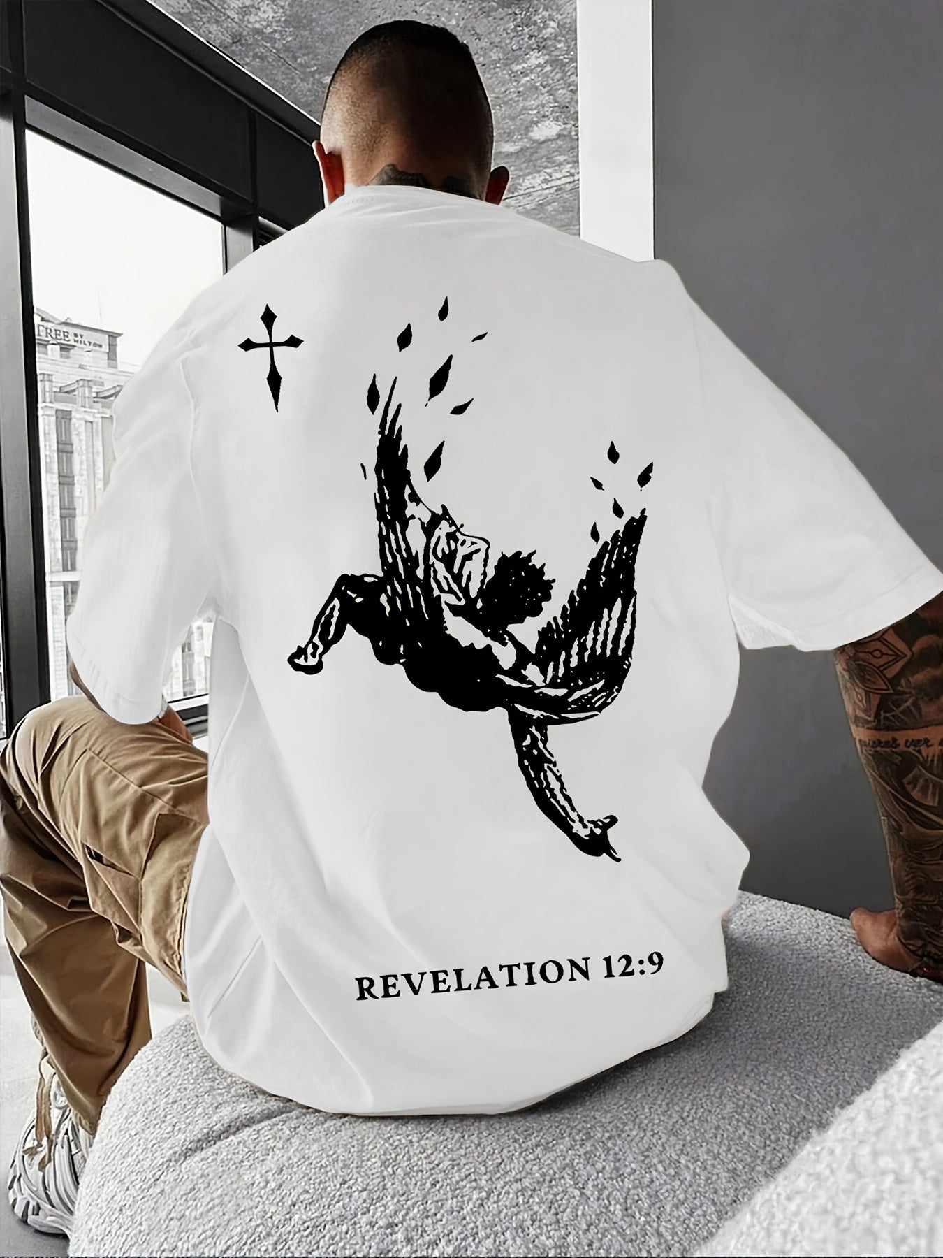 T-shirt ras du cou décontracté pour homme, imprimé homme ailé en chute libre, coupe confortable et design moderne