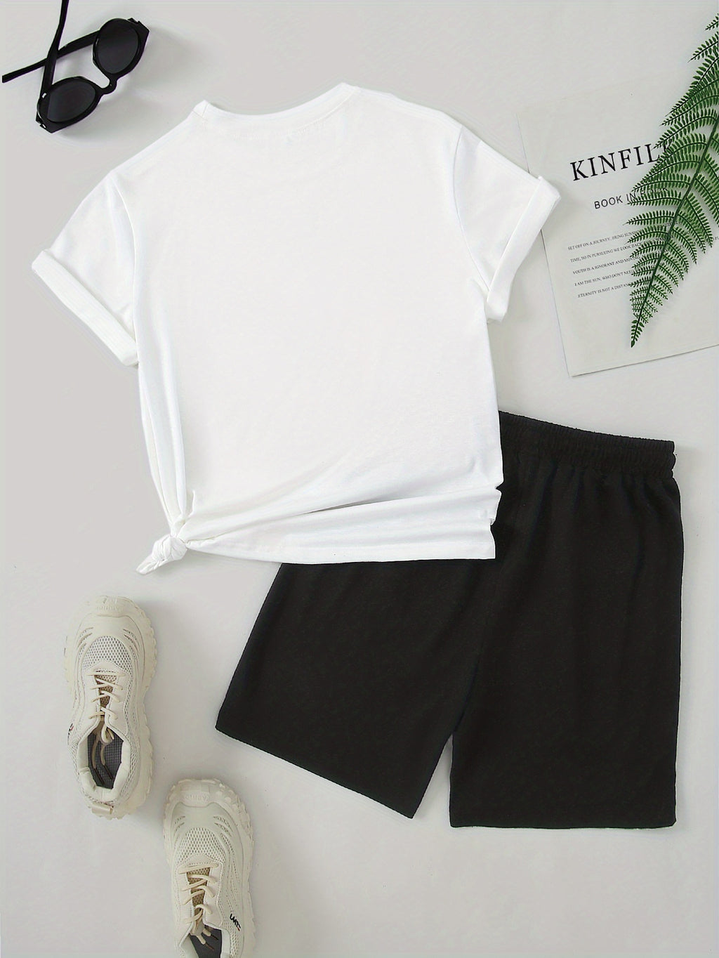 Ensemble 2 pièces tendance pour homme, motif grand sourire, t-shirt ras du cou à manches courtes et short à cordon de serrage, idéal pour l'été, idéal pour les vacances et l'entraînement.