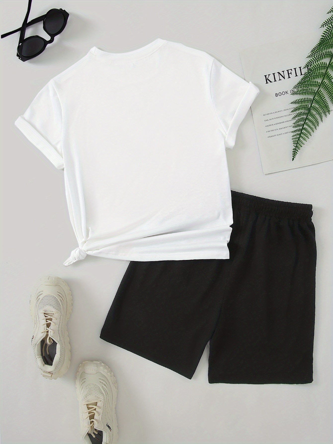 Ensemble 2 pièces tendance pour homme, motif grand sourire, t-shirt ras du cou à manches courtes et short à cordon de serrage, idéal pour l'été, idéal pour les vacances et l'entraînement.