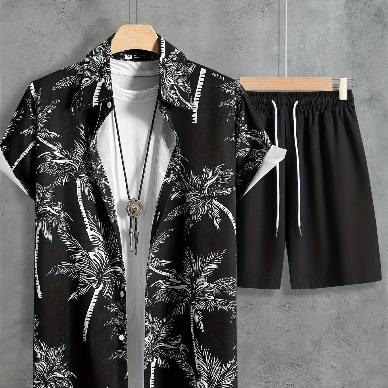 Ensemble 2 pièces imprimé cocotier pour homme, chemise hawaïenne décontractée à manches courtes et col camp, avec revers et short à cordon de serrage, pour l'été.