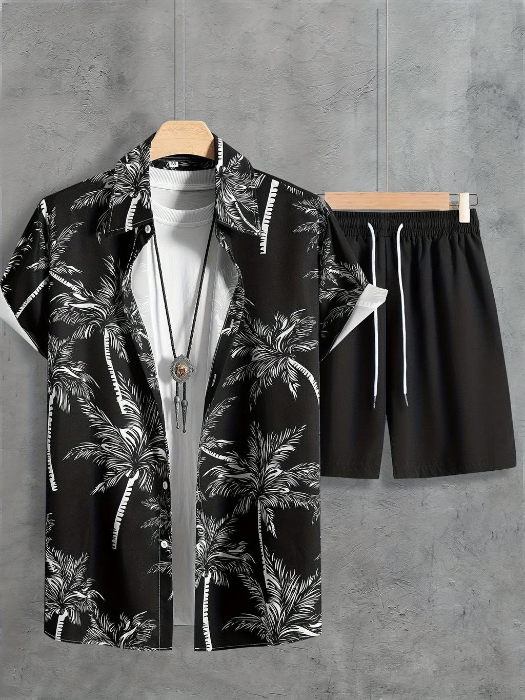 Ensemble 2 pièces imprimé cocotier pour homme, chemise hawaïenne décontractée à manches courtes et col camp, avec revers et short à cordon de serrage, pour l'été.