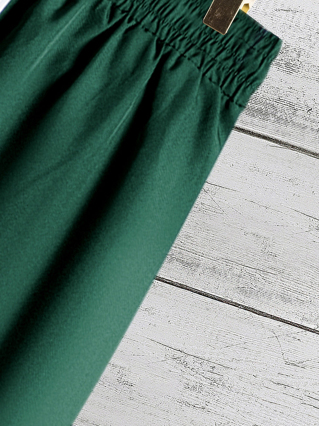 Tenue 2 pièces pour homme, ensemble décontracté avec chemise à manches courtes boutonnée et rayée à revers et short à cordon de serrage pour l'été, vêtements pour hommes pour les loisirs quotidiens et les vacances.