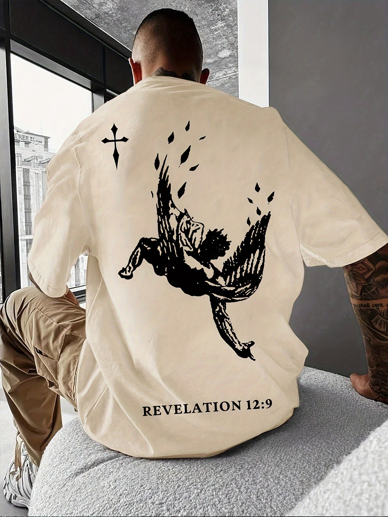 T-shirt ras du cou décontracté pour homme, imprimé homme ailé en chute libre, coupe confortable et design moderne