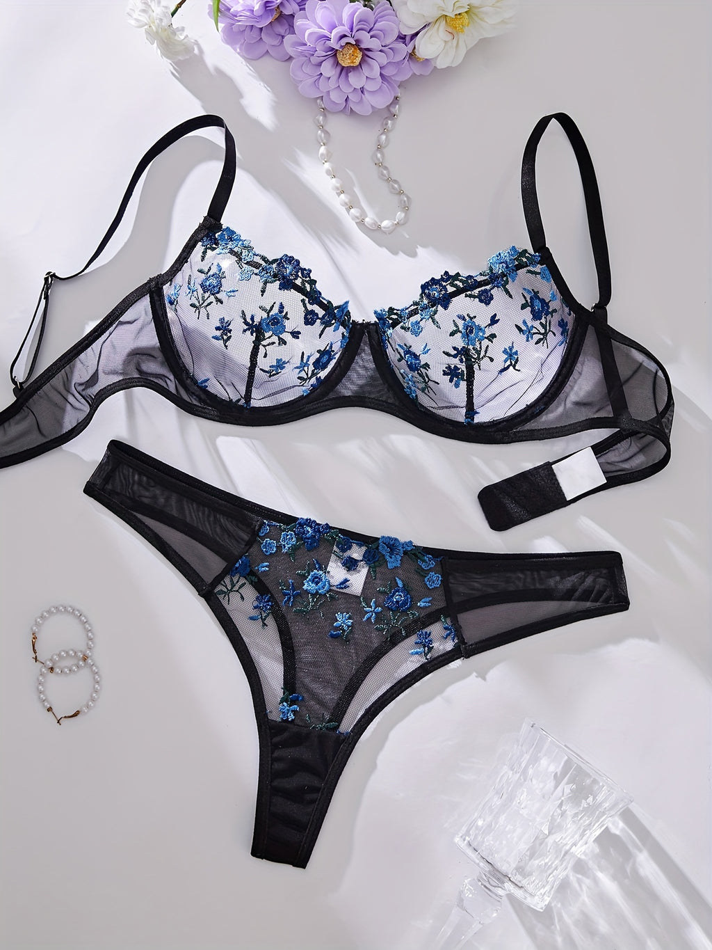 Ensemble de lingerie brodée florale exquise - Soutien-gorge léger et transparent et string en maille séduisante - Élégance féminine pour des moments intimes - Sous-vêtements sexy pour femmes