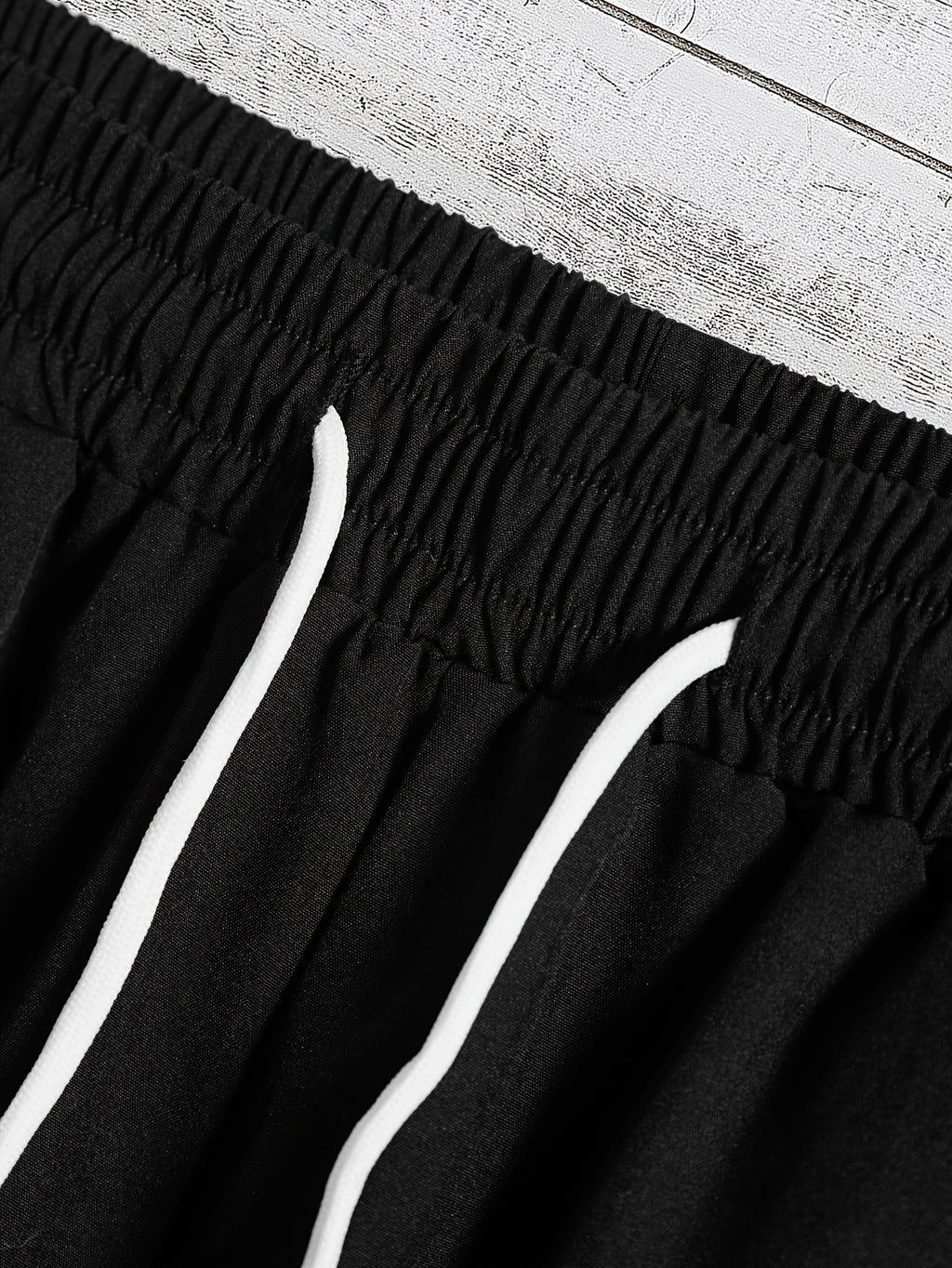 Ensemble 2 pièces imprimé cocotier pour homme, chemise hawaïenne décontractée à manches courtes et col camp, avec revers et short à cordon de serrage, pour l'été.