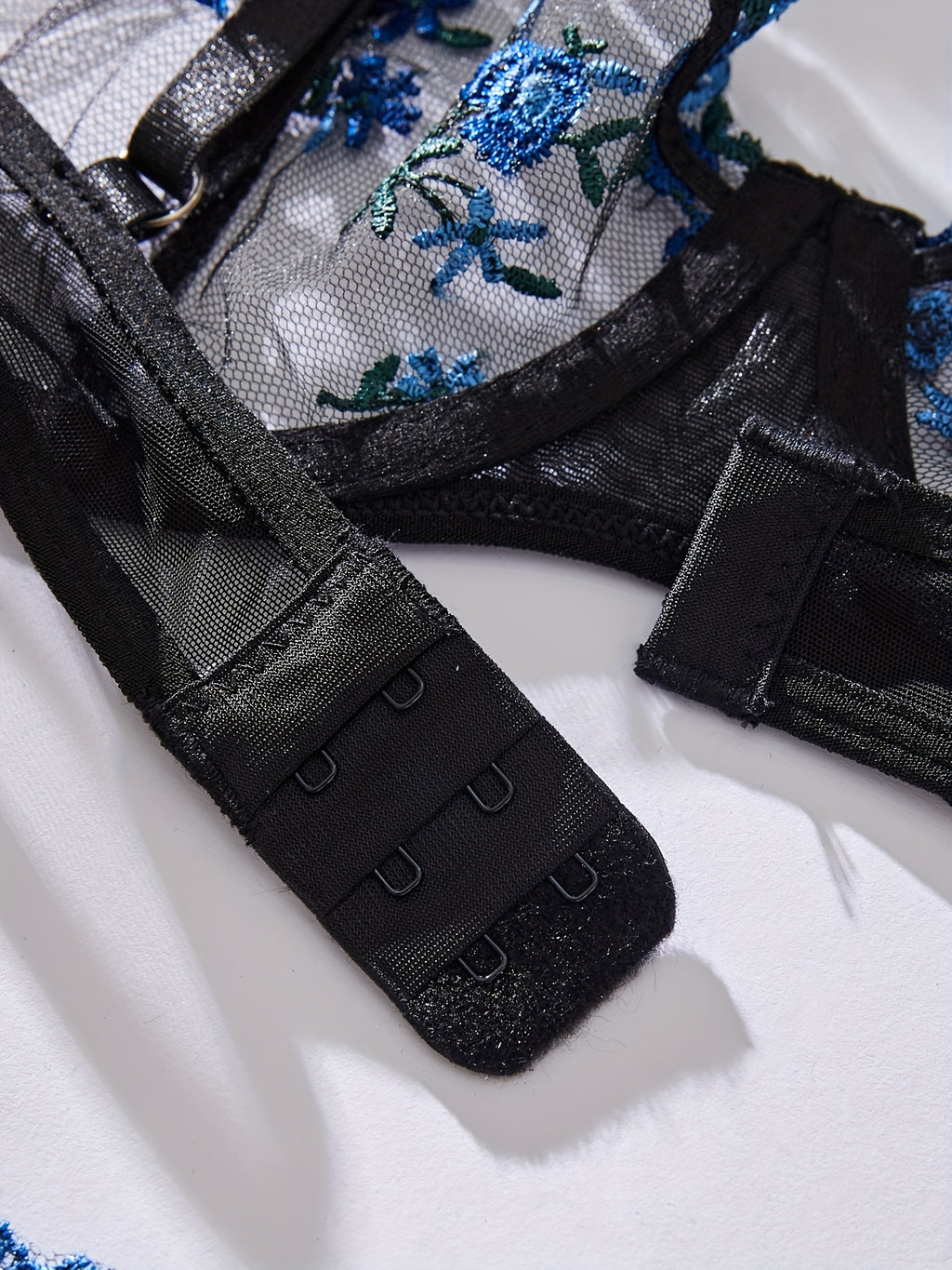 Ensemble de lingerie brodée florale exquise - Soutien-gorge léger et transparent et string en maille séduisante - Élégance féminine pour des moments intimes - Sous-vêtements sexy pour femmes