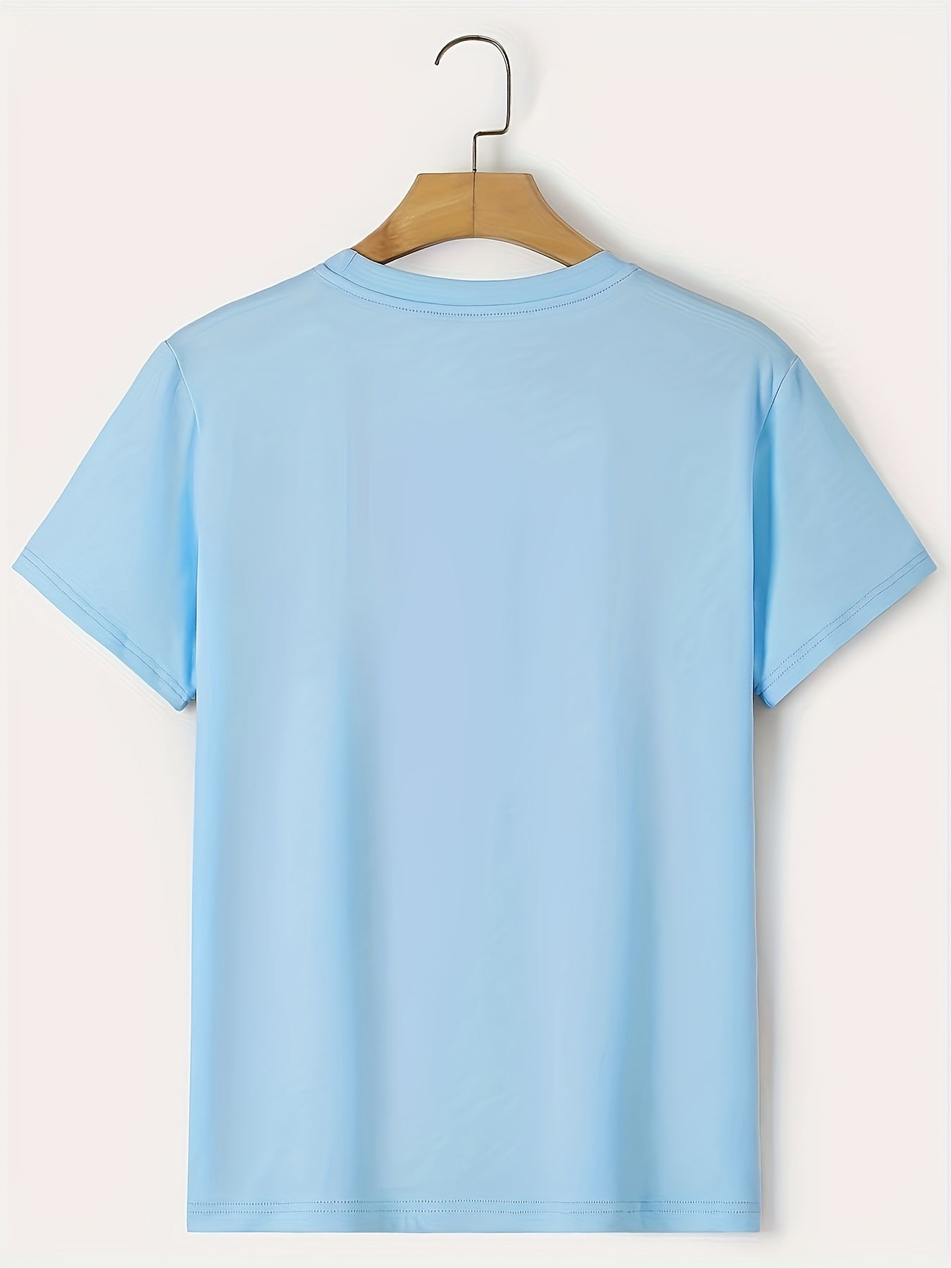 T-shirt col rond à imprimé sourire pour homme, design graphique, décontracté et confortable pour l'été, vêtements pour hommes pour les vacances quotidiennes.