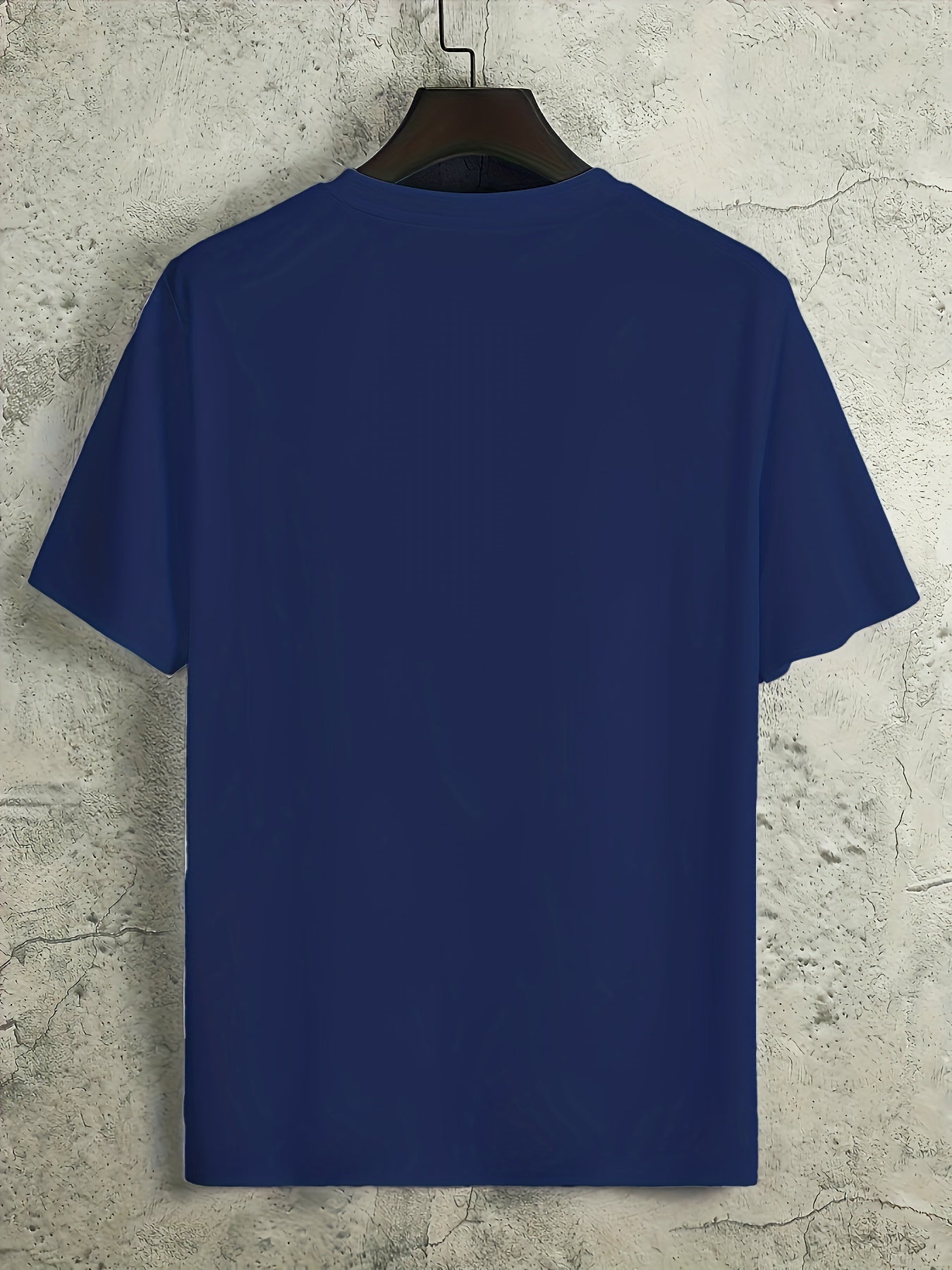 T-shirt col rond à imprimé visage souriant pour homme, design graphique, décontracté et confortable pour l'été, vêtements pour hommes pour les vacances quotidiennes.