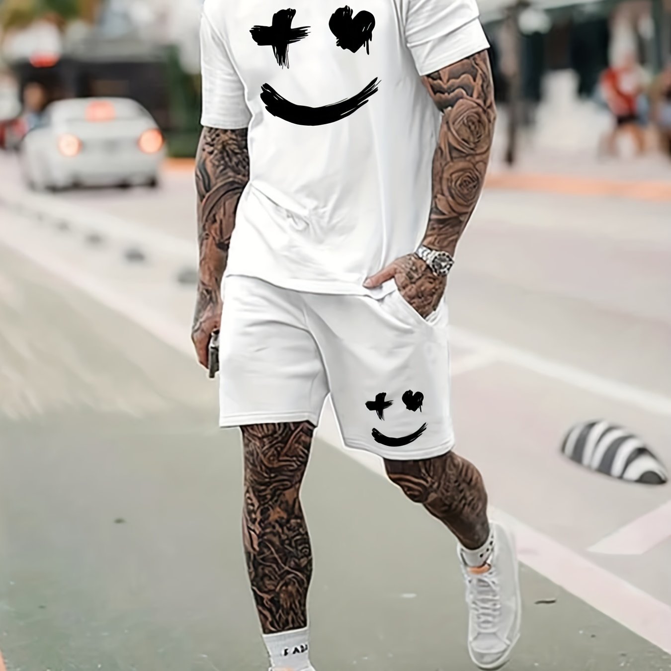 Ensemble 2 pièces tendance pour homme, motif grand sourire, t-shirt ras du cou à manches courtes et short à cordon de serrage, idéal pour l'été, idéal pour les vacances et l'entraînement.