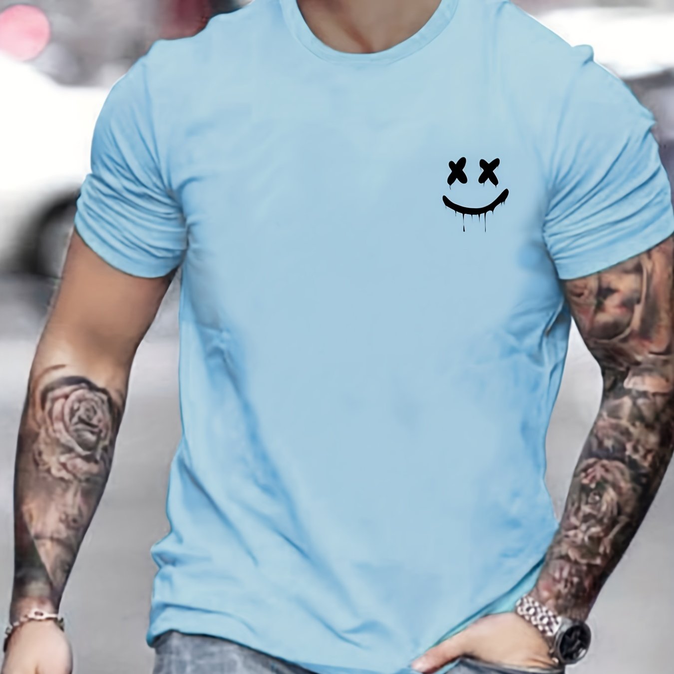 T-shirt col rond à imprimé sourire pour homme, design graphique, décontracté et confortable pour l'été, vêtements pour hommes pour les vacances quotidiennes.