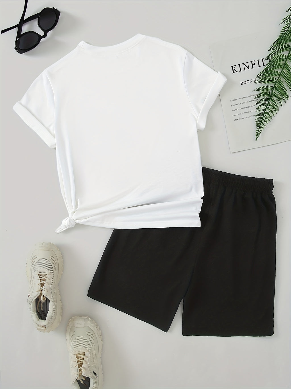 Ensemble 2 pièces tendance pour homme, motif grand sourire, t-shirt ras du cou à manches courtes et short à cordon de serrage, idéal pour l'été, idéal pour les vacances et l'entraînement.