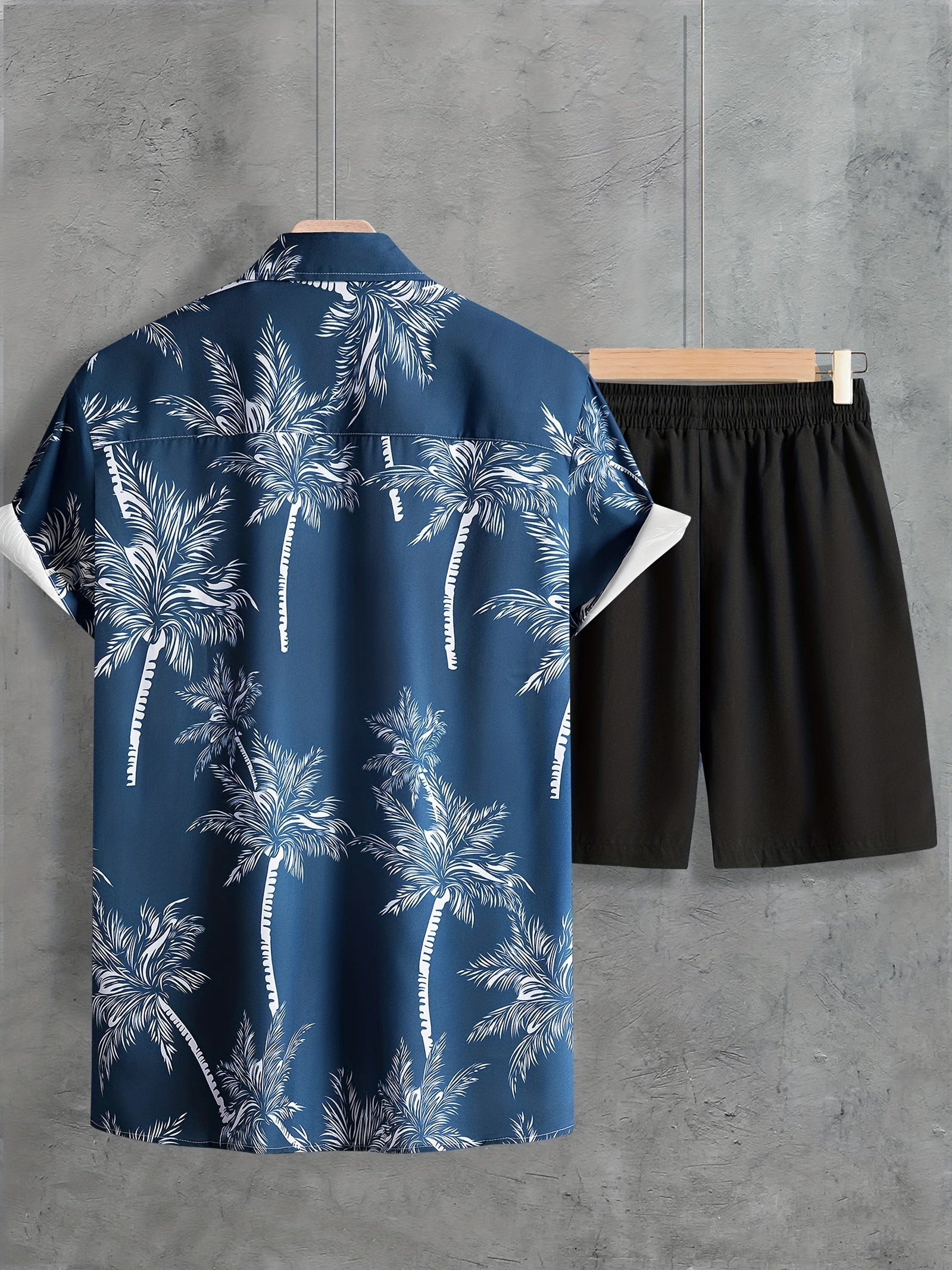 Ensemble 2 pièces imprimé cocotier pour homme, chemise hawaïenne décontractée à manches courtes et col camp, avec revers et short à cordon de serrage, pour l'été.